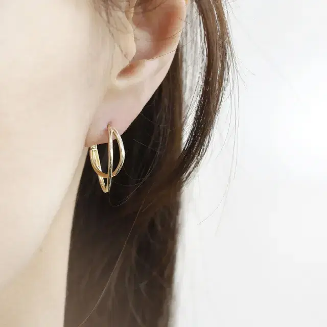 14k Two-Ring Unique Line Earrings