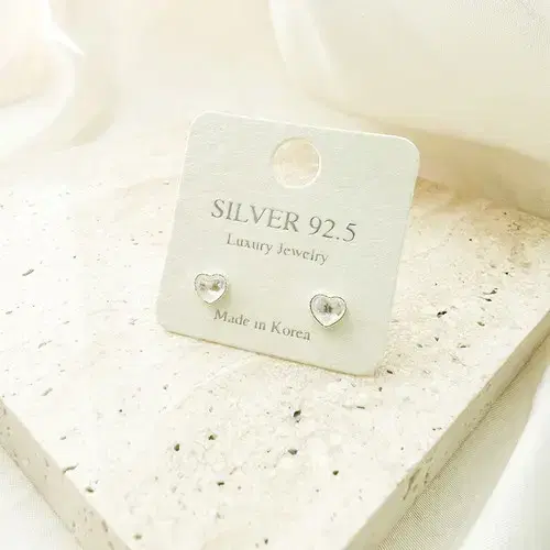 925silver 법정순은 볼록 하트 투명 귀걸이