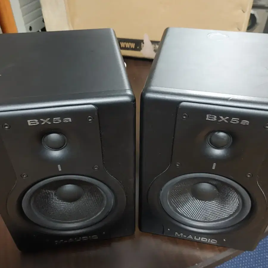 M-AUDIO...BX5a 스피커.