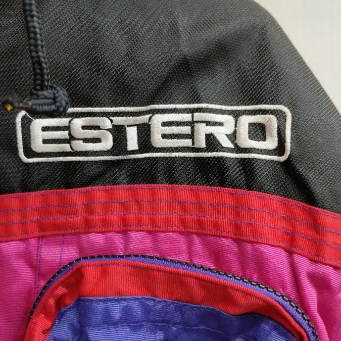 ESTERO 올드스쿨 점퍼 팝니다