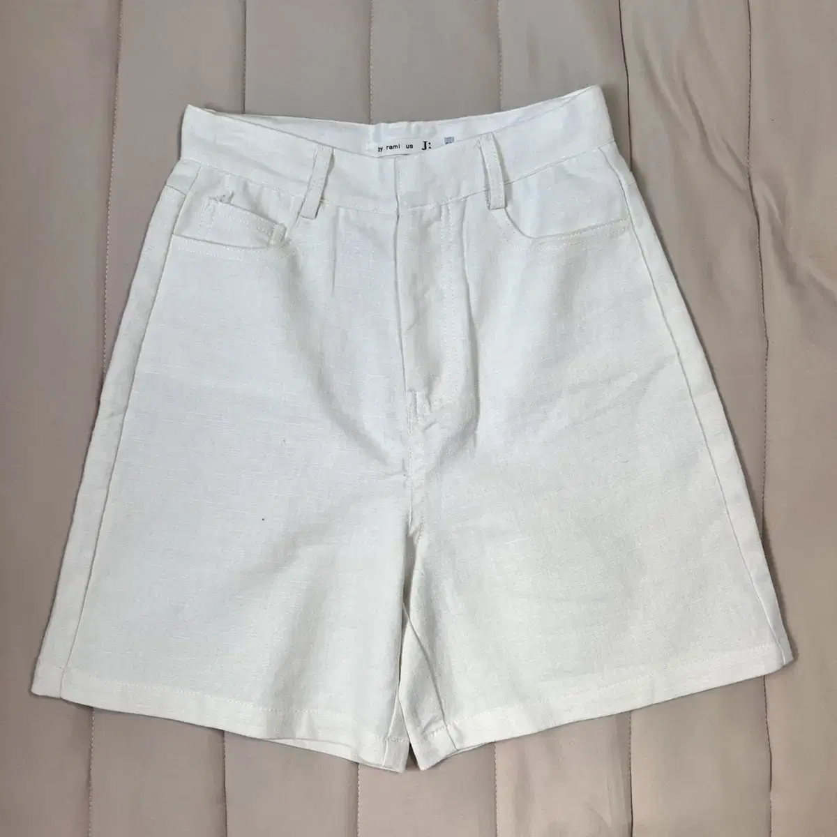 White vahn (size S)