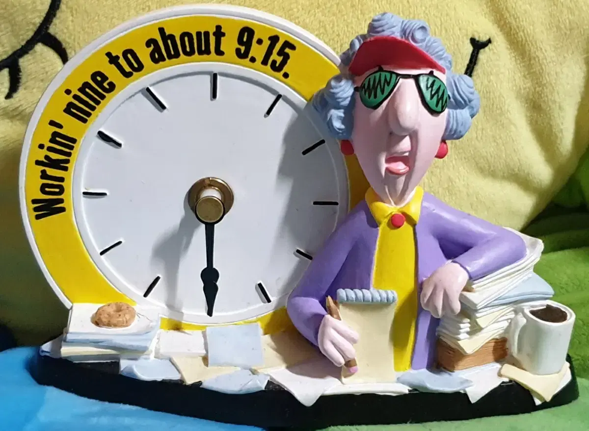 Maxine Three-Dimensional Clock Figure