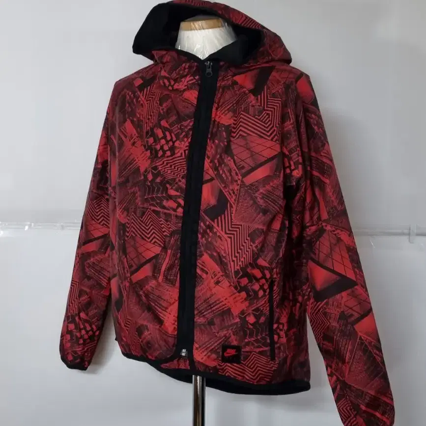 100나이키Nike Black and Red TKO Camo 바람막이자켓