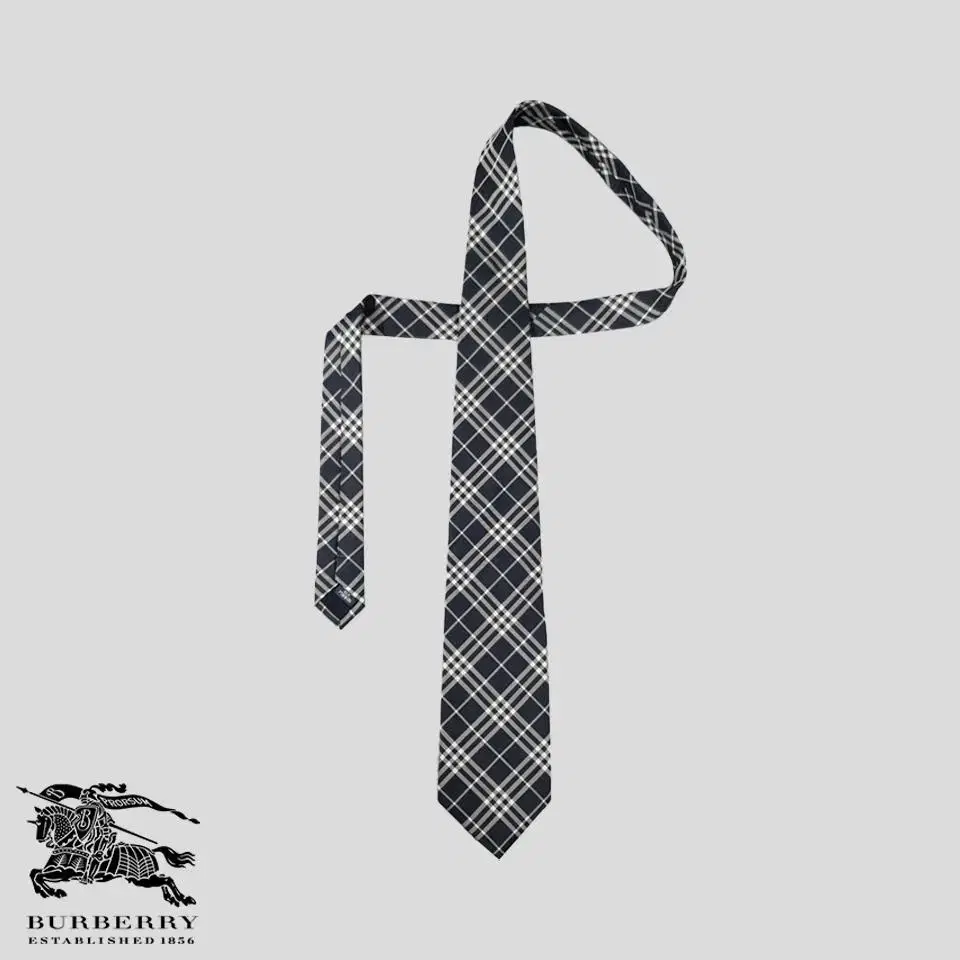 Burberry Black Nova Check Silk100 Tie SIZE 9.2