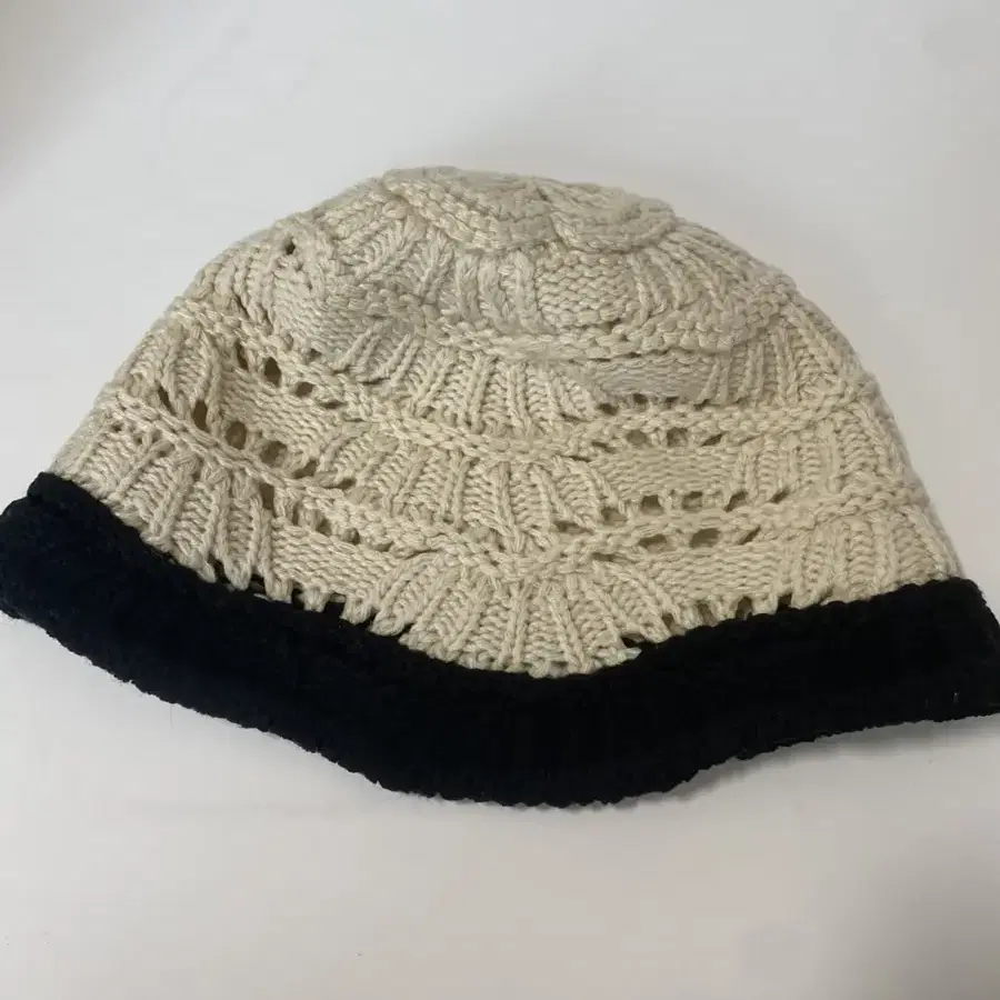 Shell Knit Bucket Hat