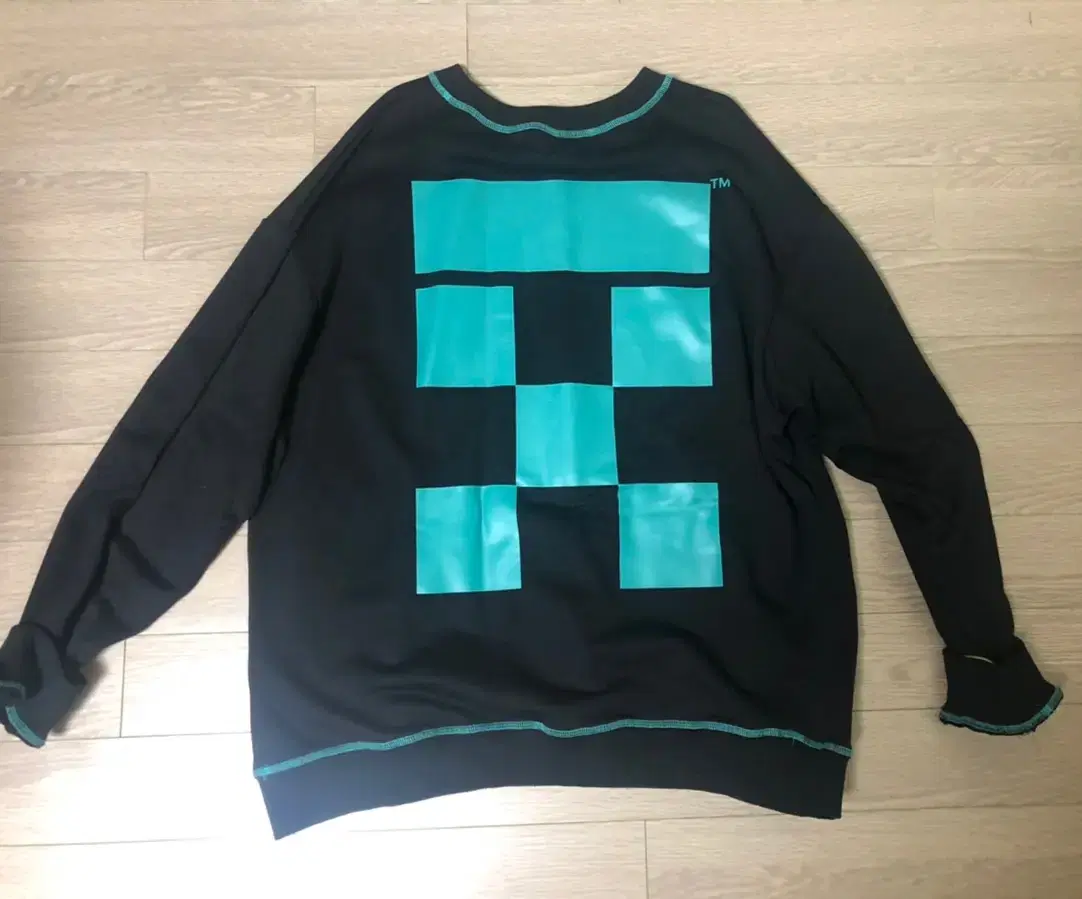 Off-White sweatshirt