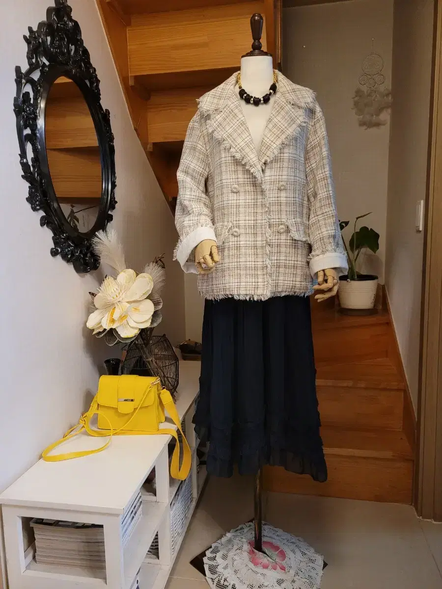 Check tweed jacket/ pleated lace pants