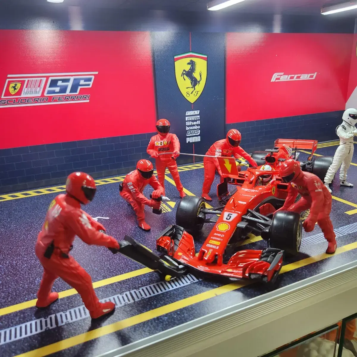 페라리 전시장 f1 피규어 판매합니다