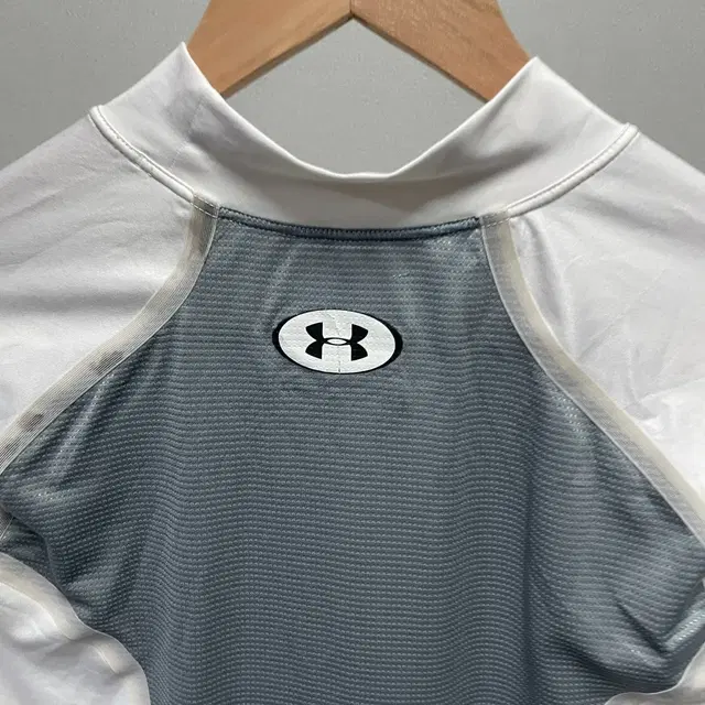 언더아머 Under Armor 기능성 긴팔 티셔츠