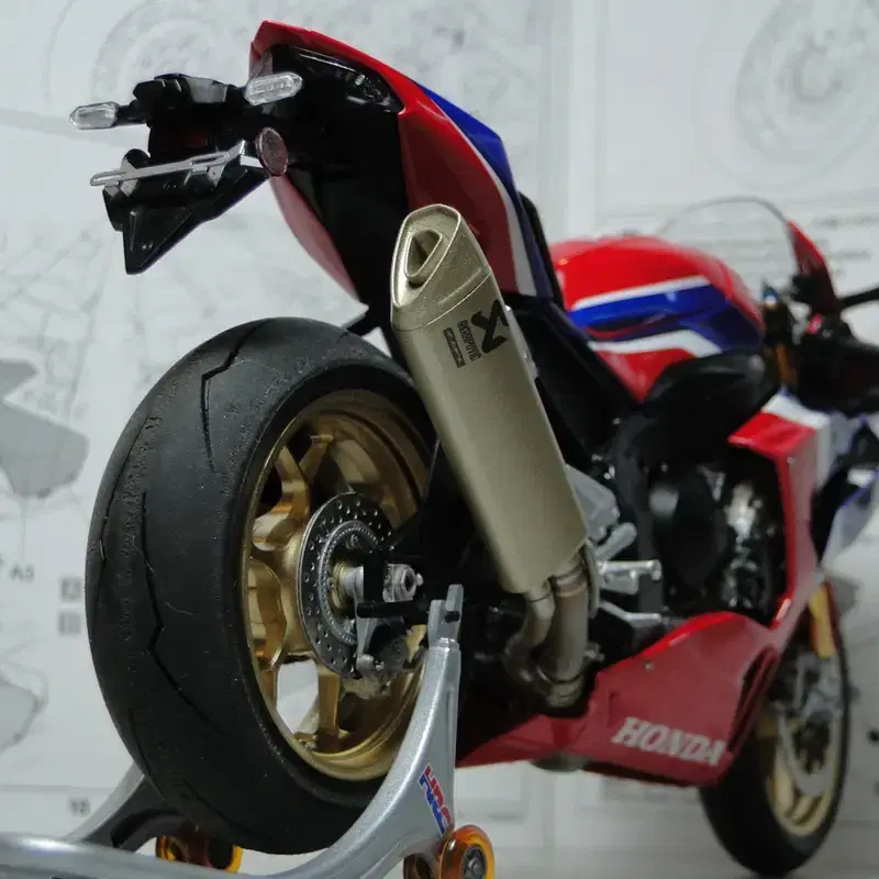 TAMIYA HONDA CBR 1000 RR-R SP