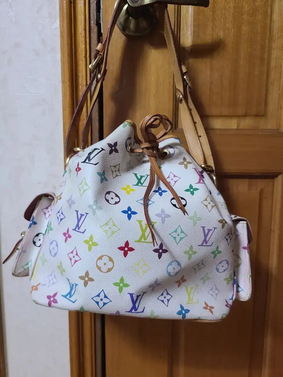 Louis Vuitton Monogram Multi Noir White