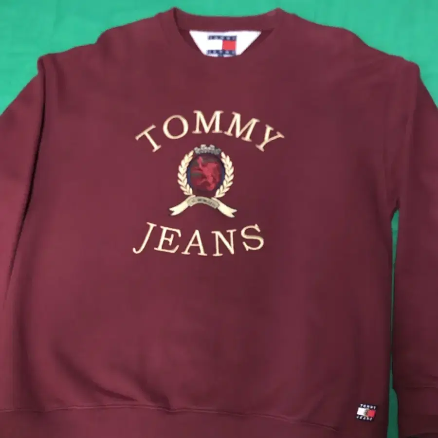 TOMMY JEANS 맨투맨