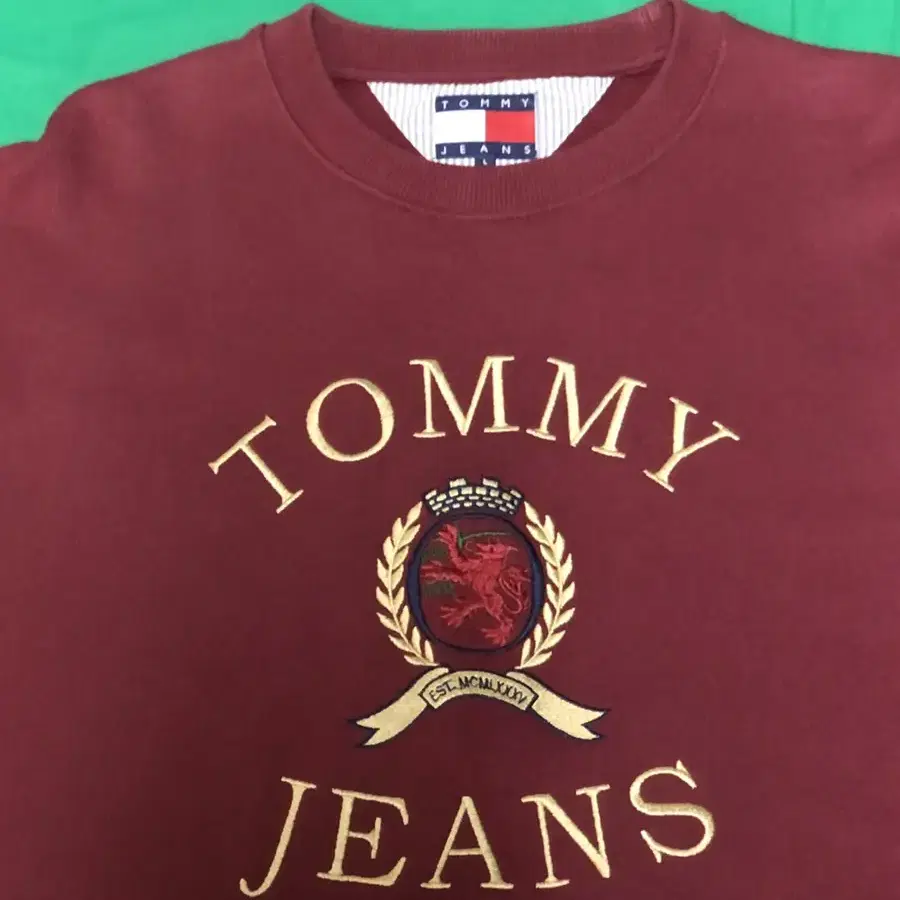 TOMMY JEANS 맨투맨