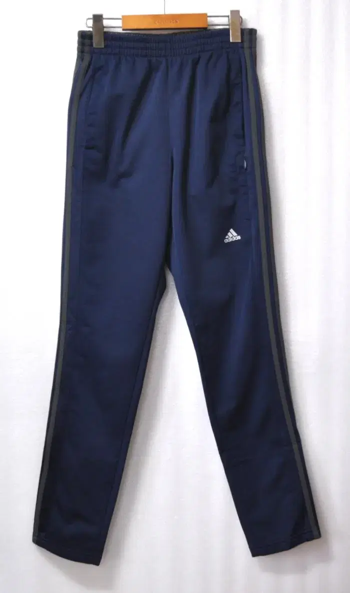 Adidas/Men's Slim Track Pants (Waist 30)