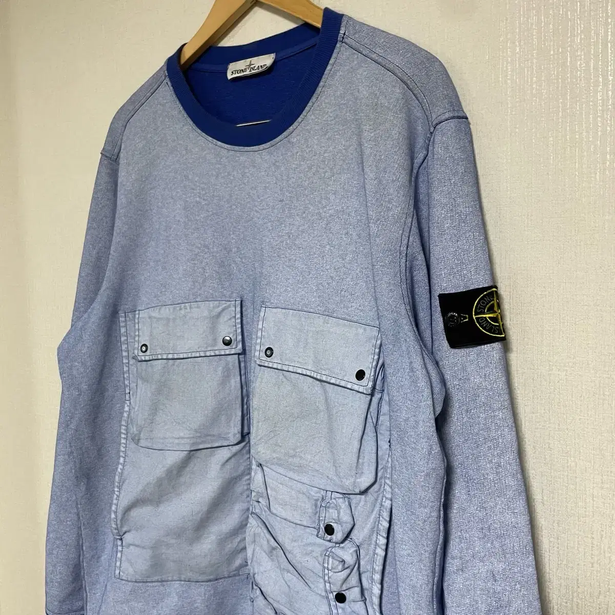 100-105 STONE ISLAND 스톤아일랜드 유틸리티 맨투맨