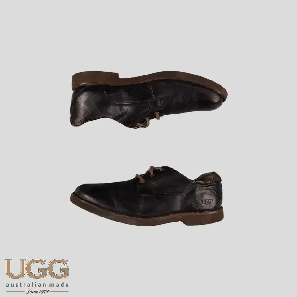 UGG 어그 블랙 리얼레더 클레이턴 캐주얼 로퍼 구두 SIZE 265