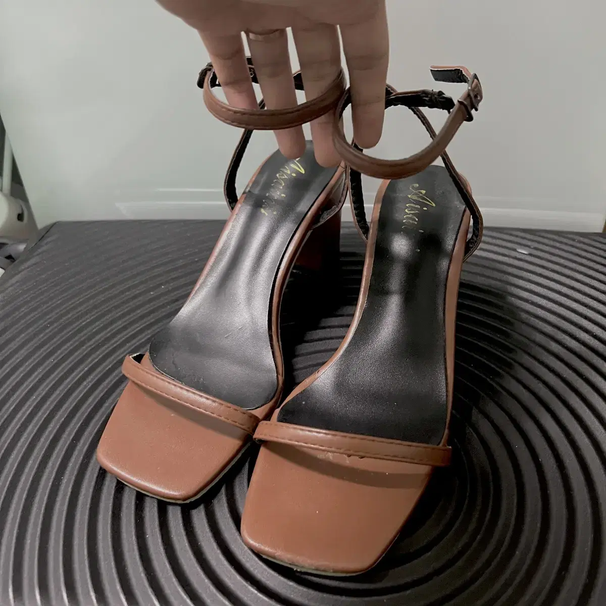 Brown strap mule shoes (available for correspondence)