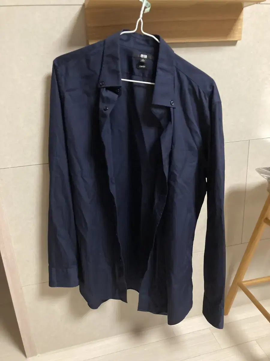 Uniqlo dark navy blue shirt m (notation is L)