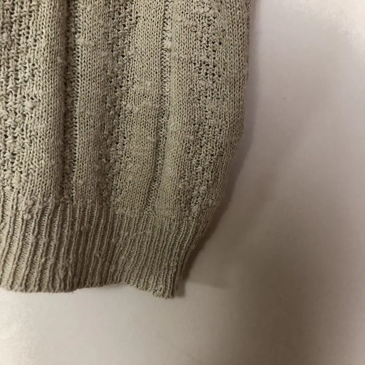 Vintage beige button knit