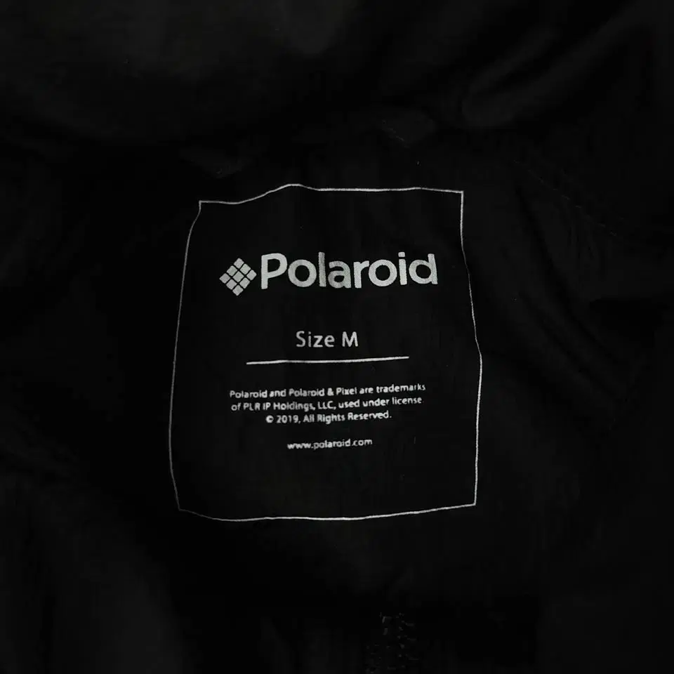 GU 지유 X POLAROID 폴라로이드 블랙 로고자수 프린팅 히든후드