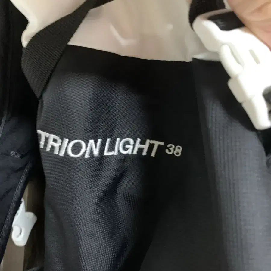 마무트 백팩 트리온 라이트 38l Trion Light Backpack