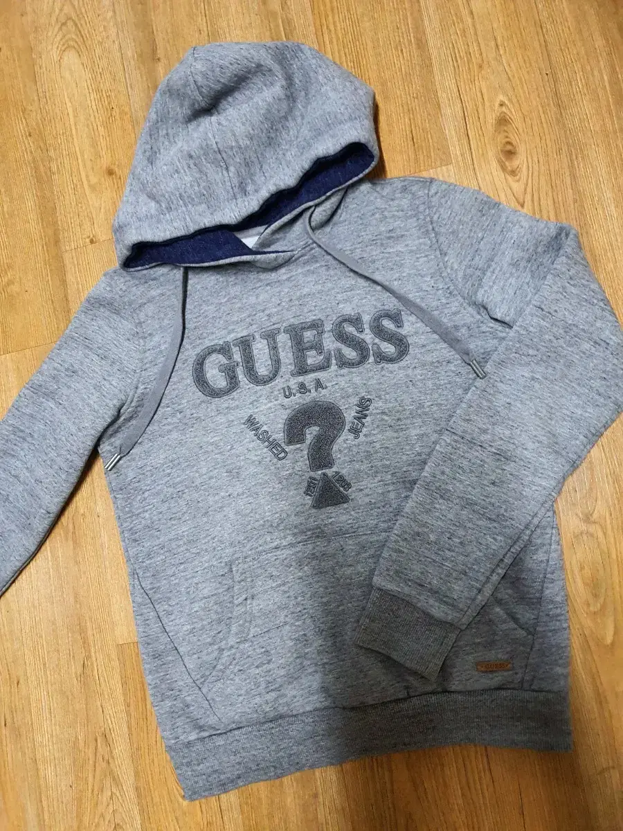 Guess Thick Hoodie 75 (44) Condition A Grade 155~80A