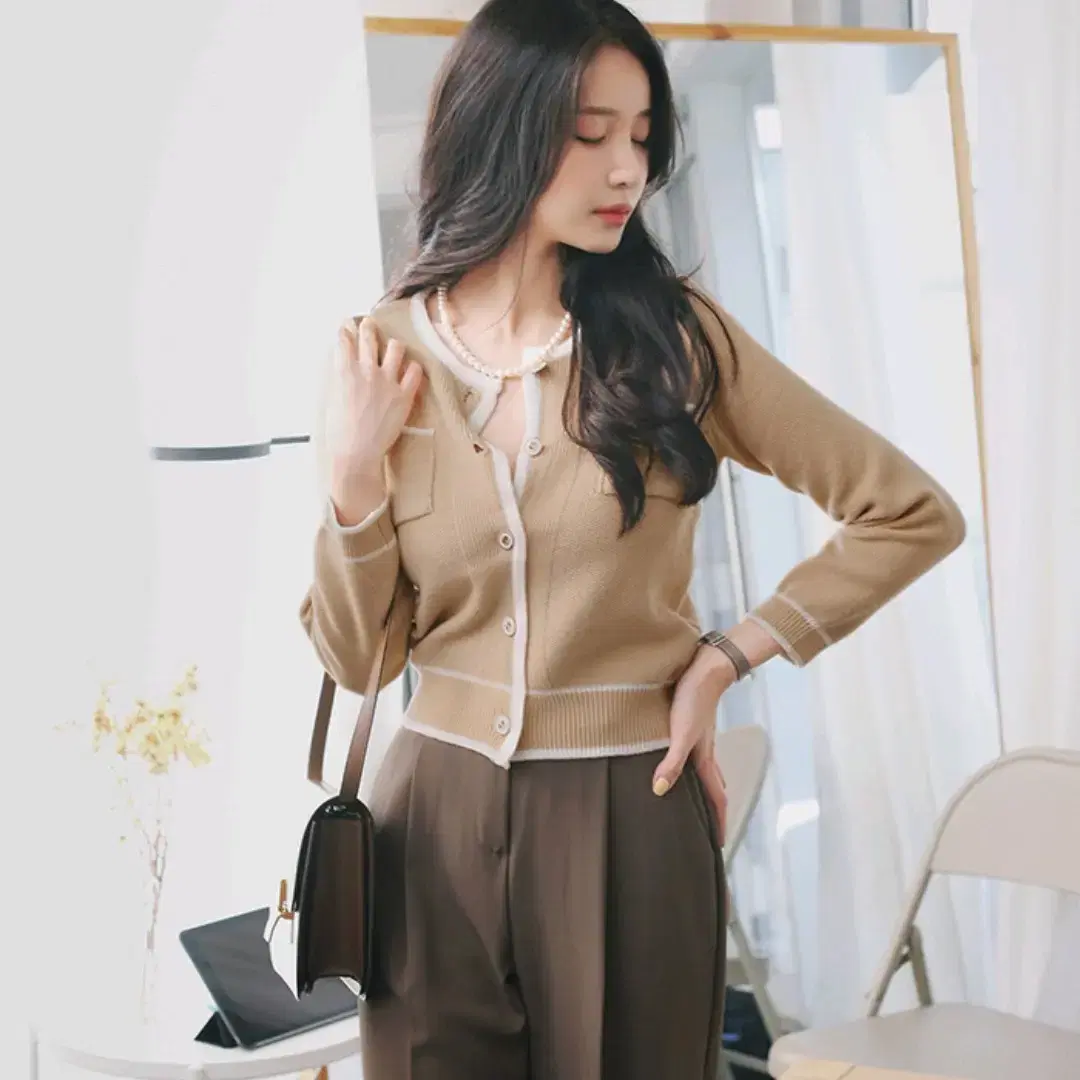 밀크코코아 : gold button color cardigan