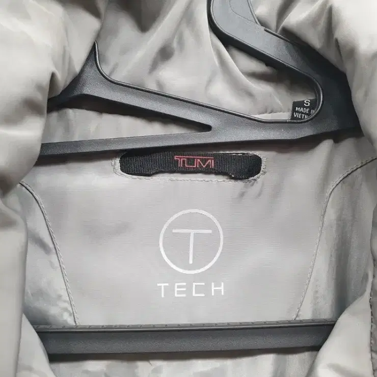 투미 TUMI TECH 바람막이 사파리