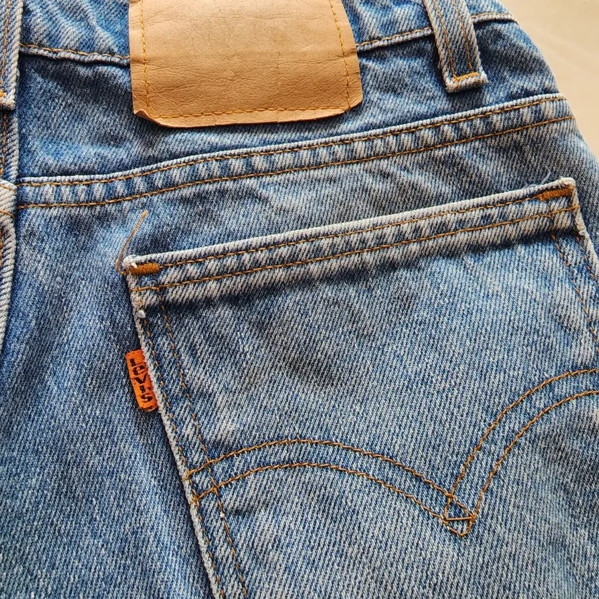 90s Levis 505 orange tab