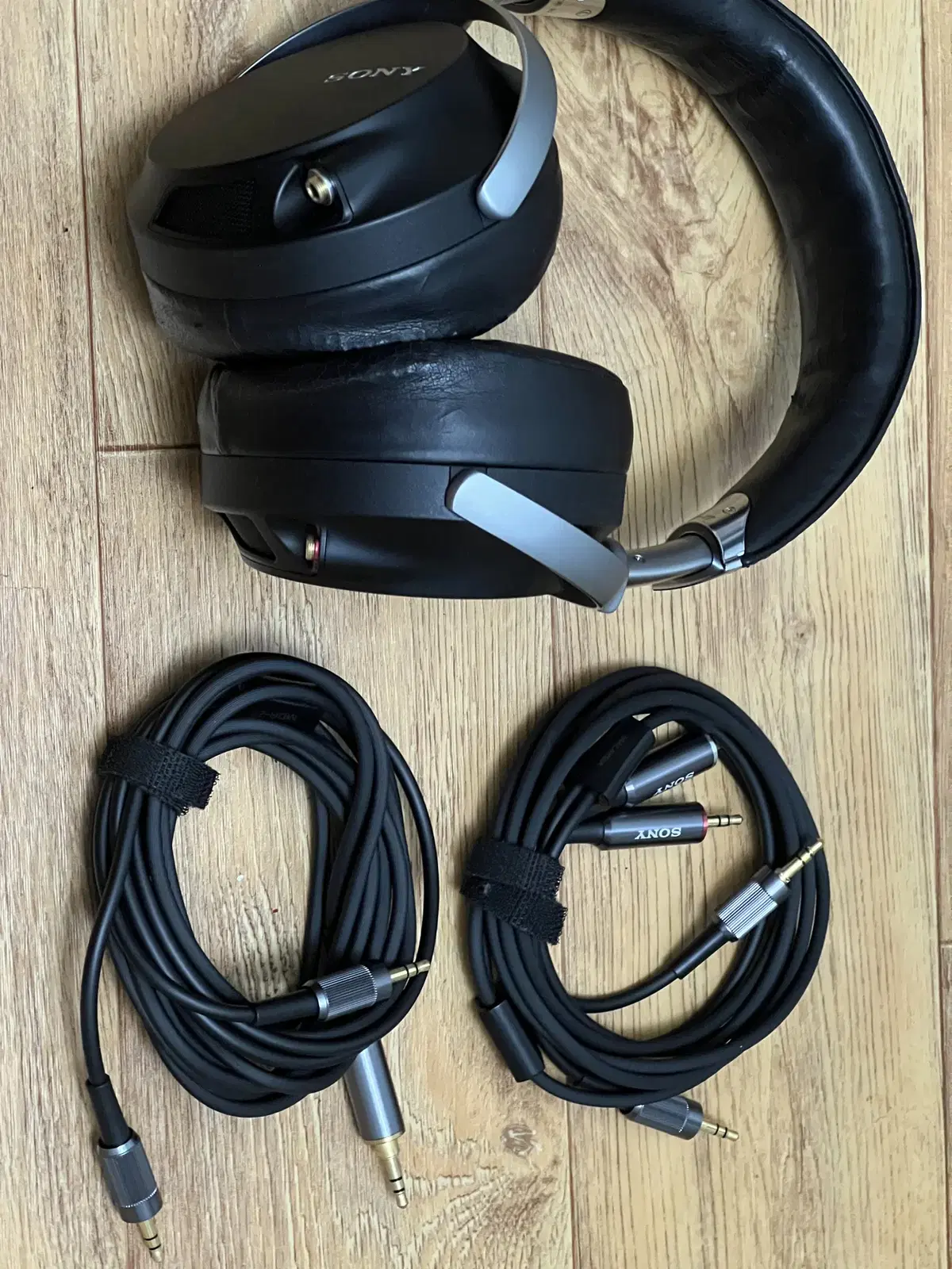 SONY Headphones: MDR-Z7