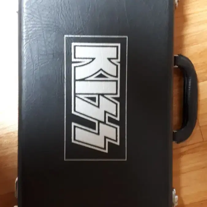 Kiss Collection  Guitar Box한정판