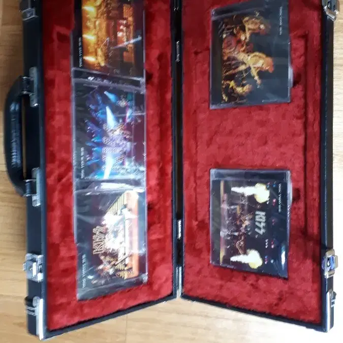 Kiss Collection  Guitar Box한정판