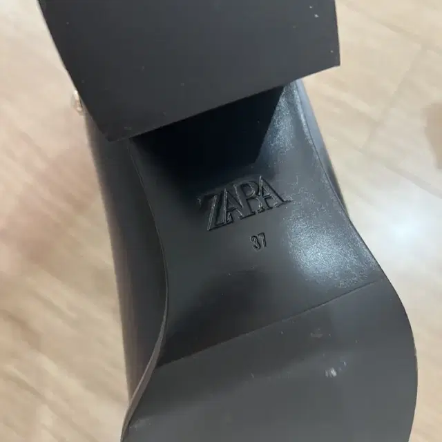 zara 하이힐 앵글 부츠