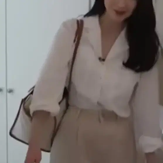 (새상품) 아비에무아 강민경 착용 플리츠와이드 진 청바지 2 베이지