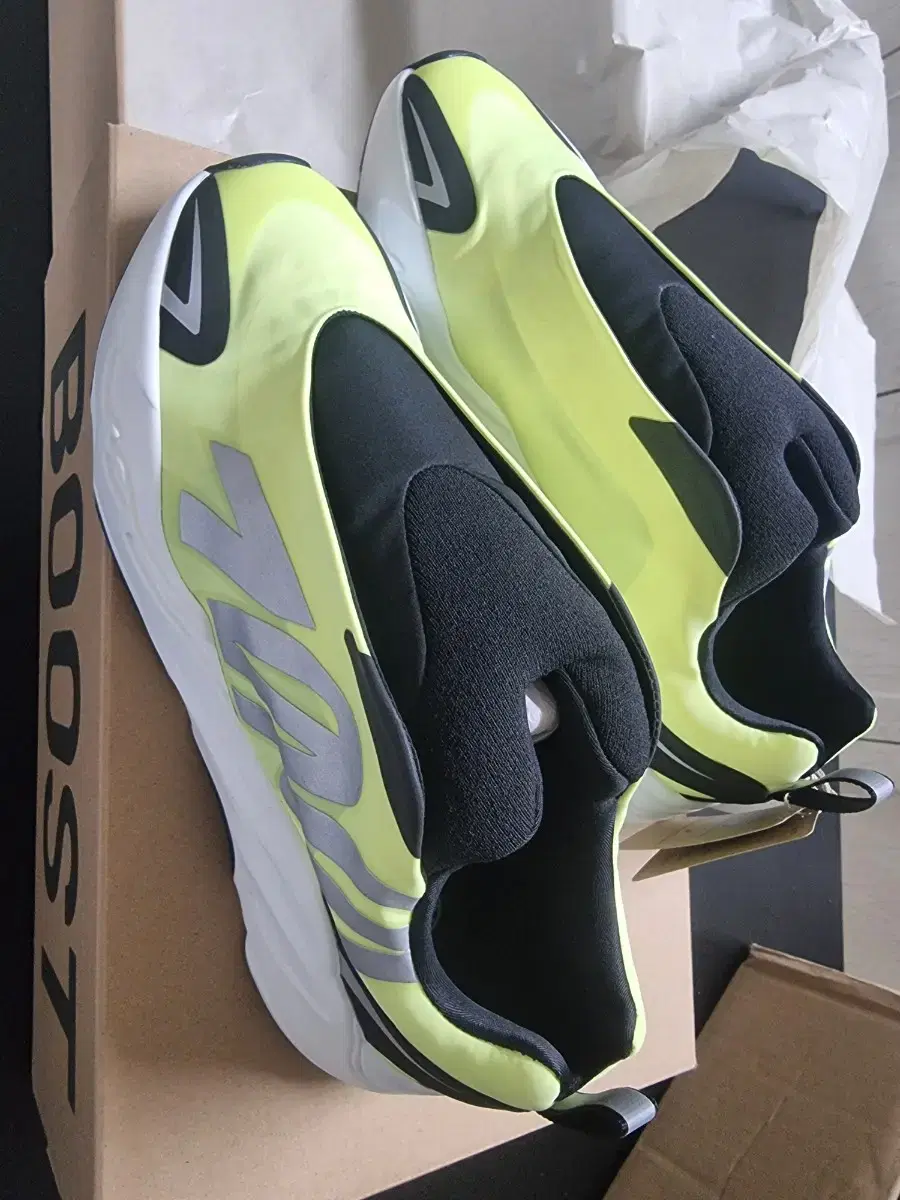 아디다스 이지700 yeezy boost 700