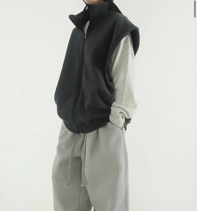 로컬맨션 oversize fleece zipup vest