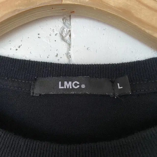 L LMC 긴팔티