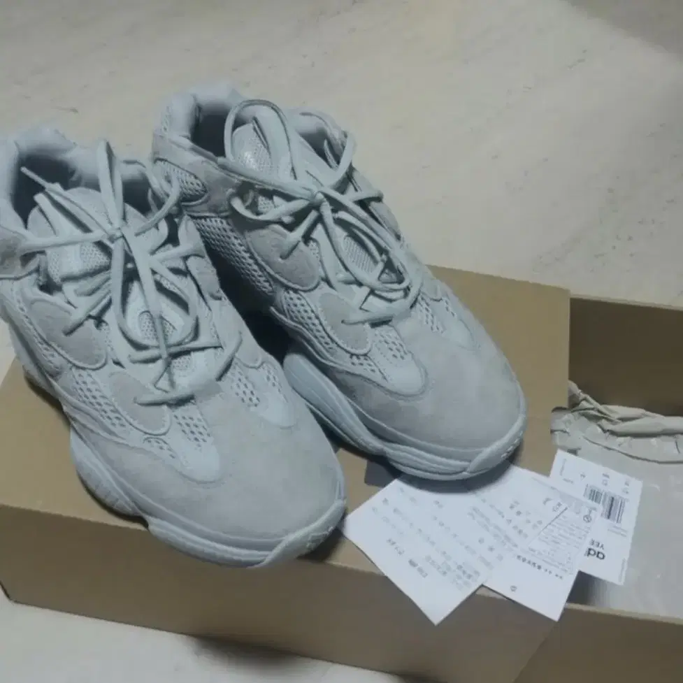 이지 500 yeezy 500 솔트 / 사이즈 280