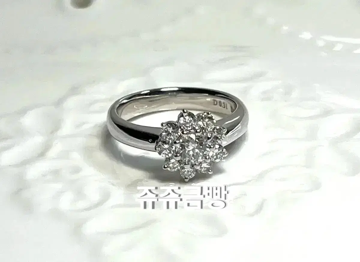 {JuJuGoldBread} 3 18k flowers dia White gold keum Ring