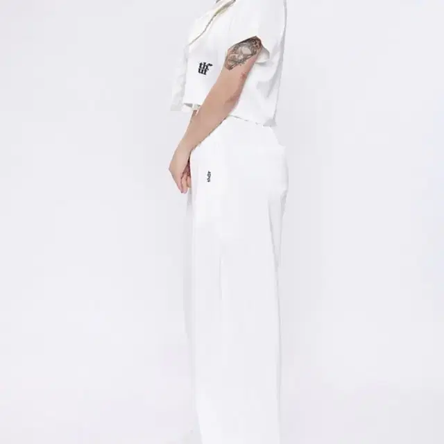 새상품) 텔미하유필 THUF 떠프 slip wide pants white