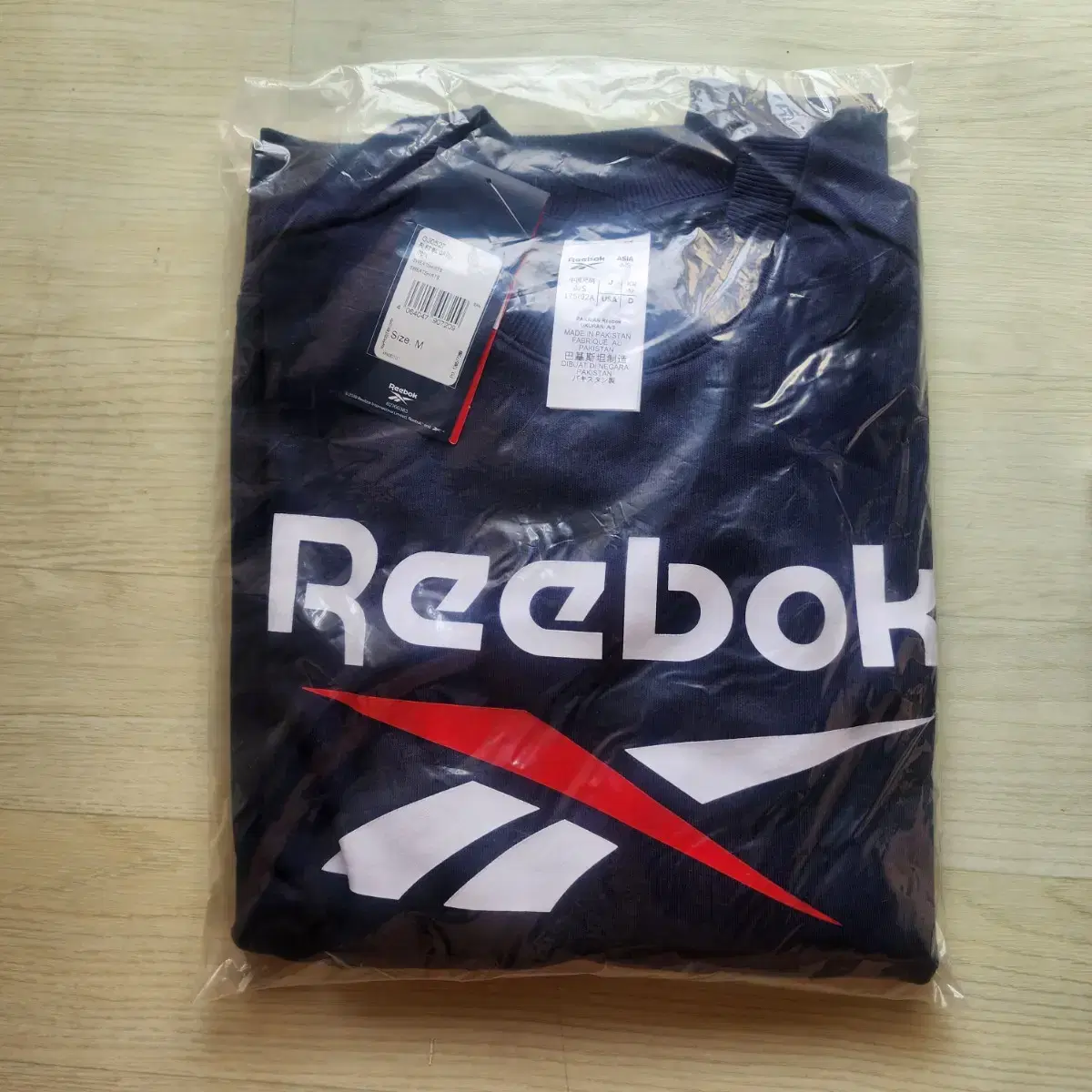 Reebok Man to Man Crew Neck Sweatshirt Size M sealed New