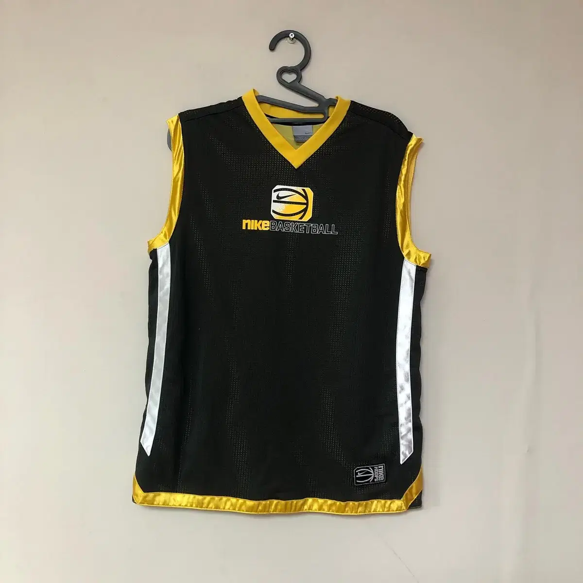 Vintage NIKE basketball top