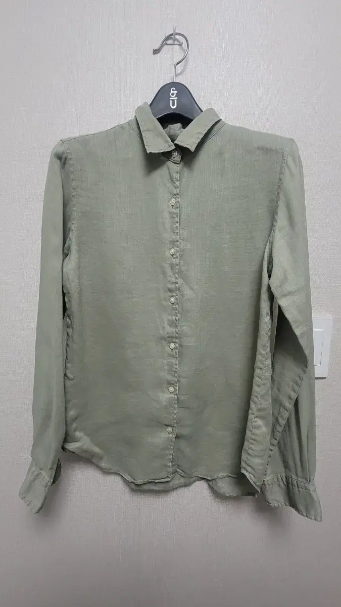 Uniqlo linen shirt