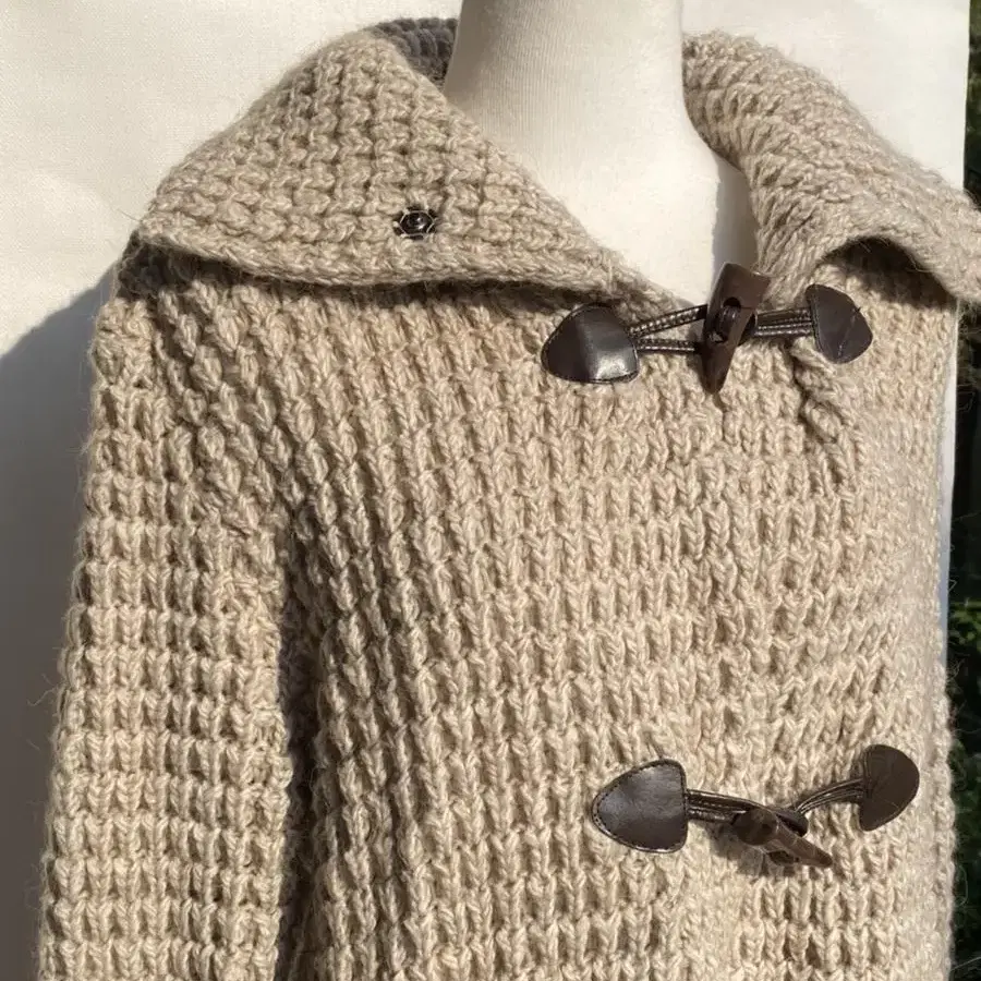 (woman) sweater cardigan