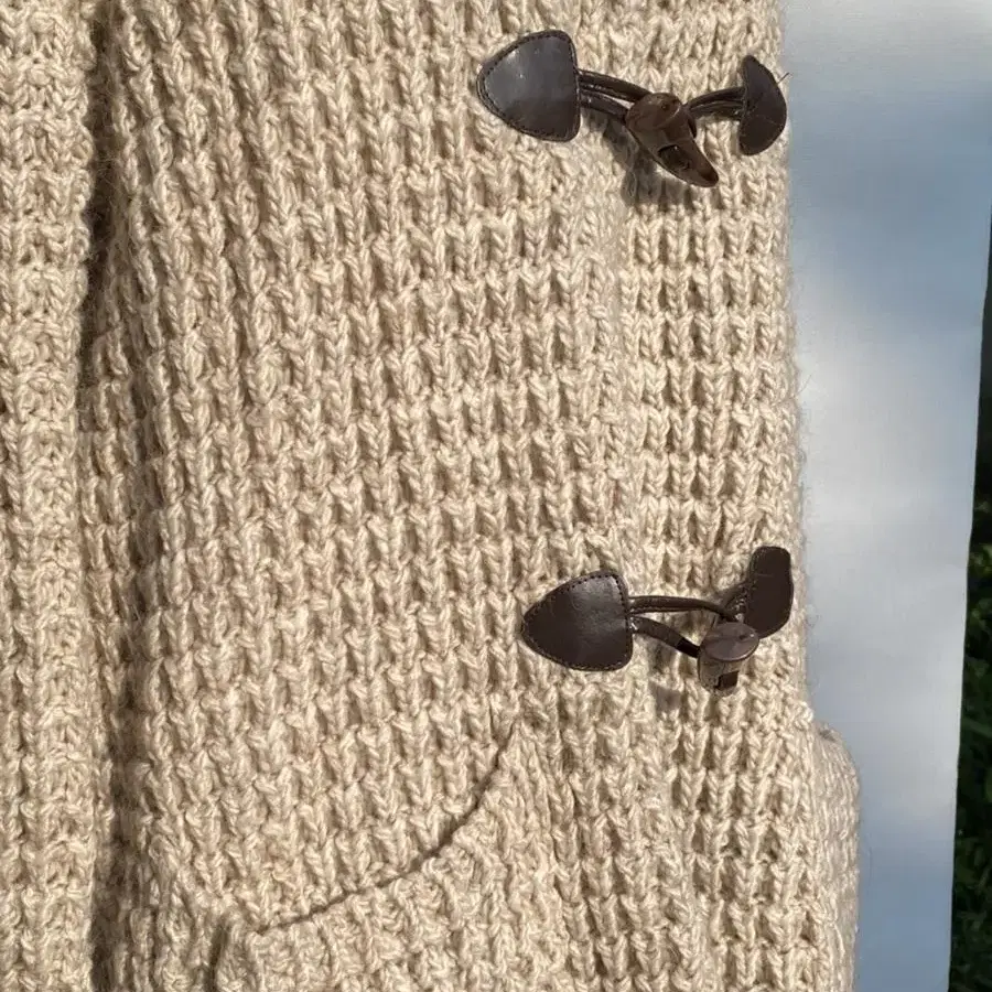 (woman) sweater cardigan