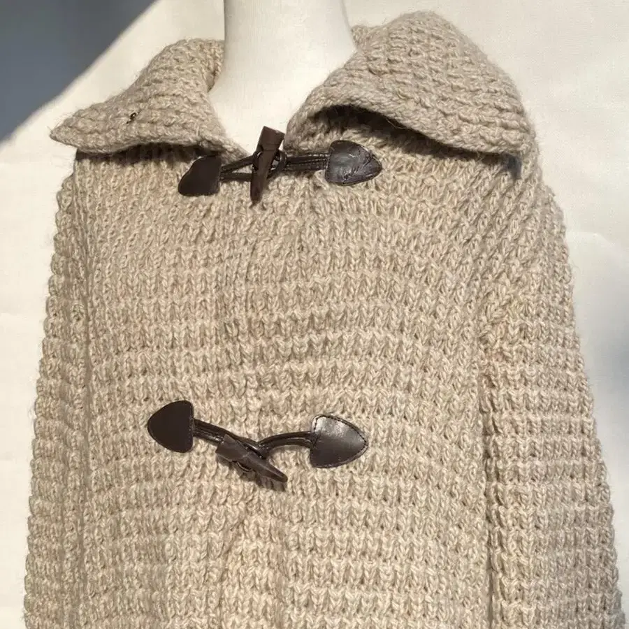 (woman) sweater cardigan