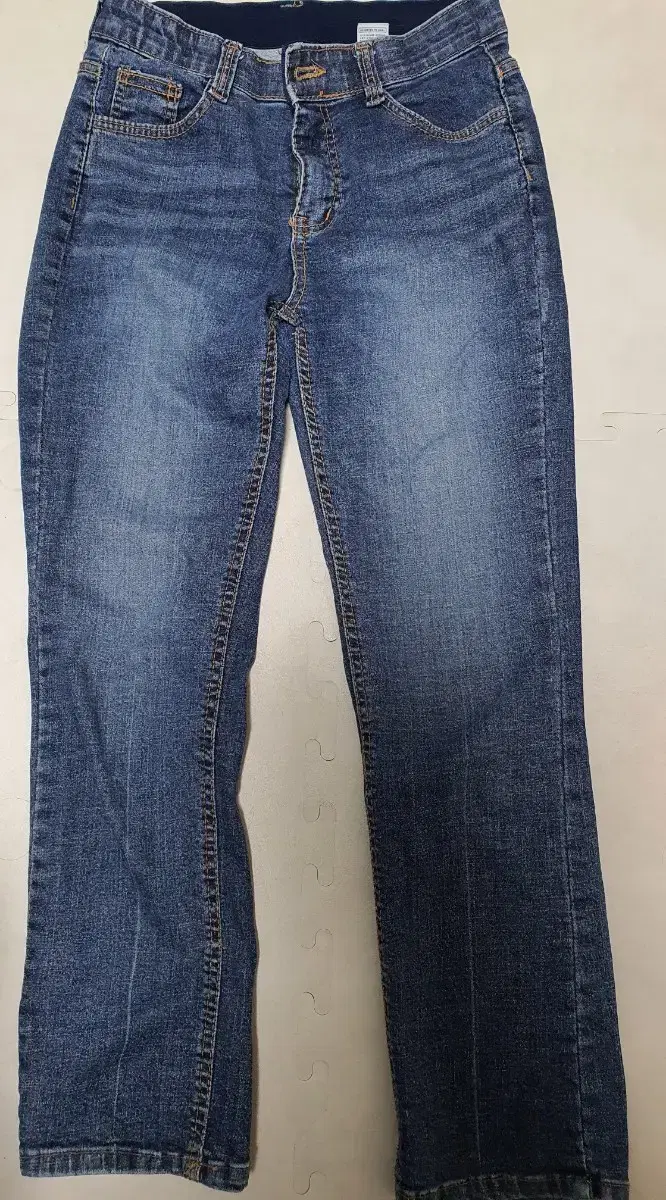 28-inch jeans m