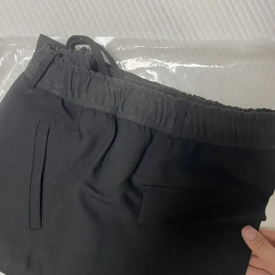 블랙만 가능 플라시드 Yvon trousers