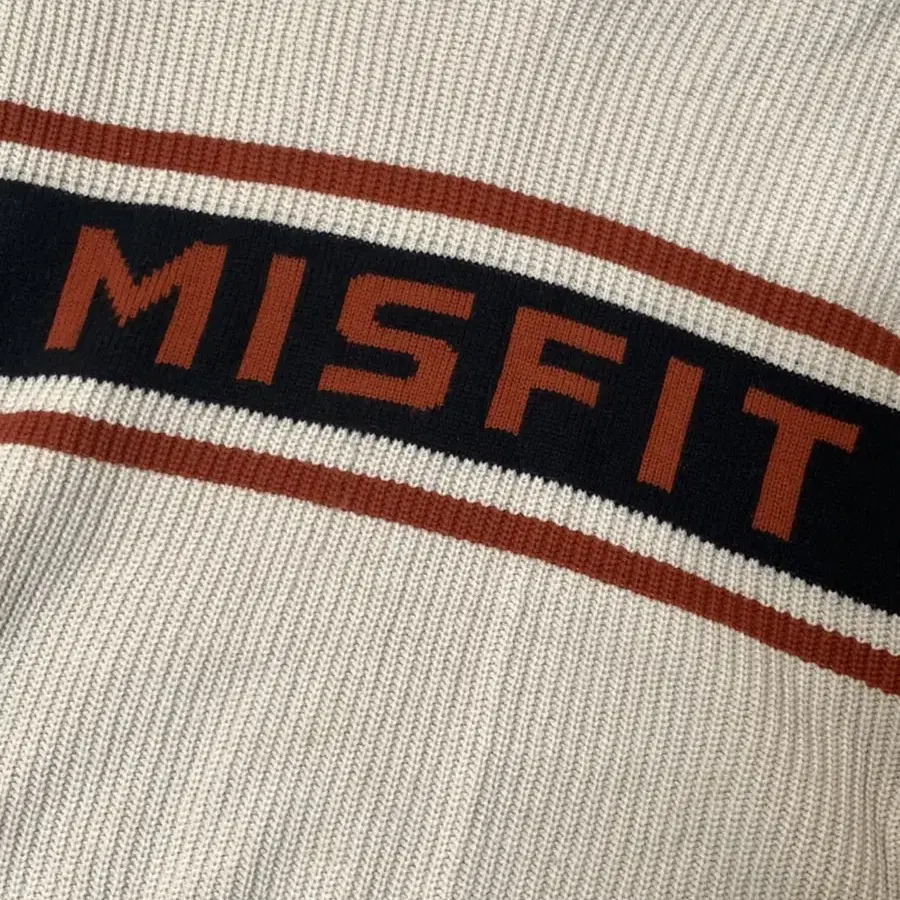 스컬프터 misfit 니트