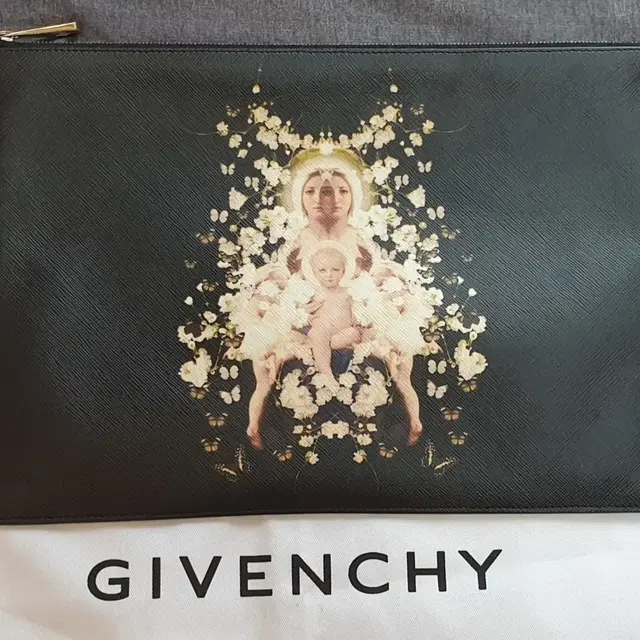 지방시 GIVENCHY 클러치백 플라워마리아 (정품) 팝니다